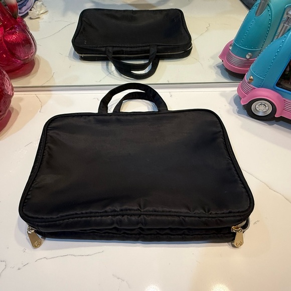Target Black Cosmetic Bag Essential - Picture 1 of 6
